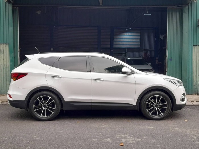 Hyundai santafe 2.4AT 2016 4wd trắng